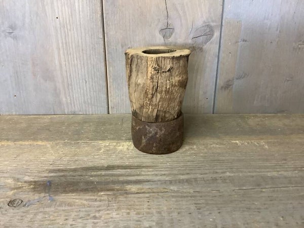 Houten kandelaar met ijzer 2