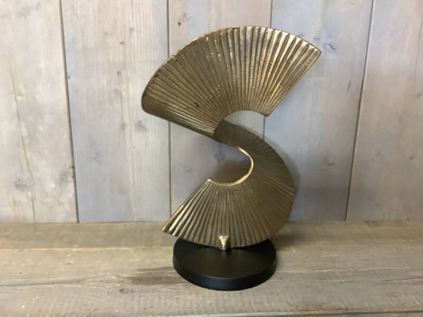 Ijzeren beeld wave goud