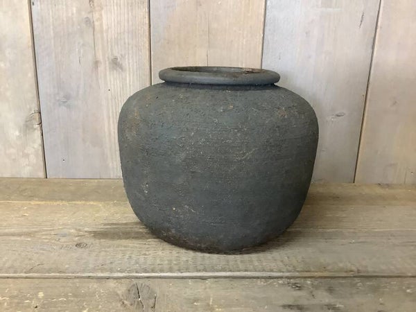 Stenen pot grijs