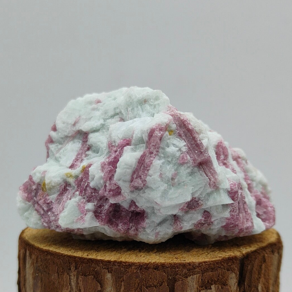 Roze Toermalijn 9 (Rubeliet)