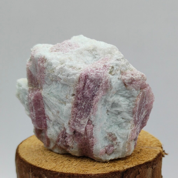 Roze Toermalijn 8 (Rubeliet)