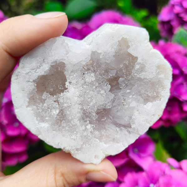 Bergkristal geode hart 1