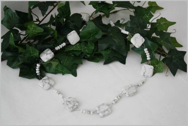 Kette "Howlith-Steinen"   K92