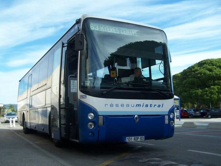 Renault Arès sur la ligne 63