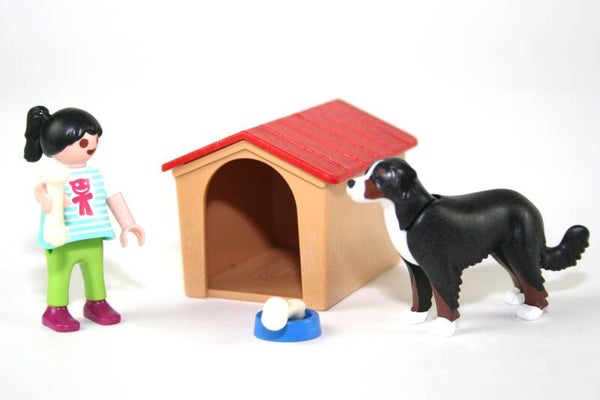 Playmobil Meisje bij hondenhok 70136