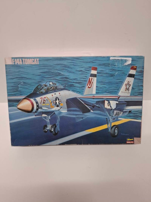 7#3278 modelbouwdoos van een Hasegawa 1/72 F-14A Tomcat