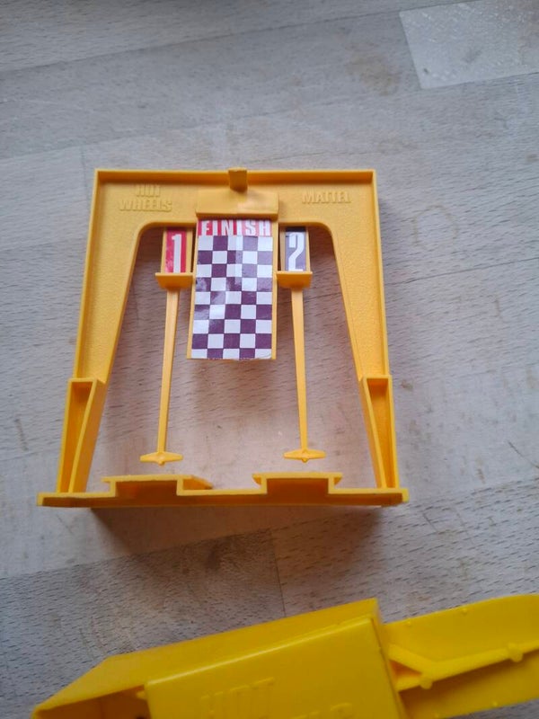 5#2764 Hotwheels 1967 redline finish en start