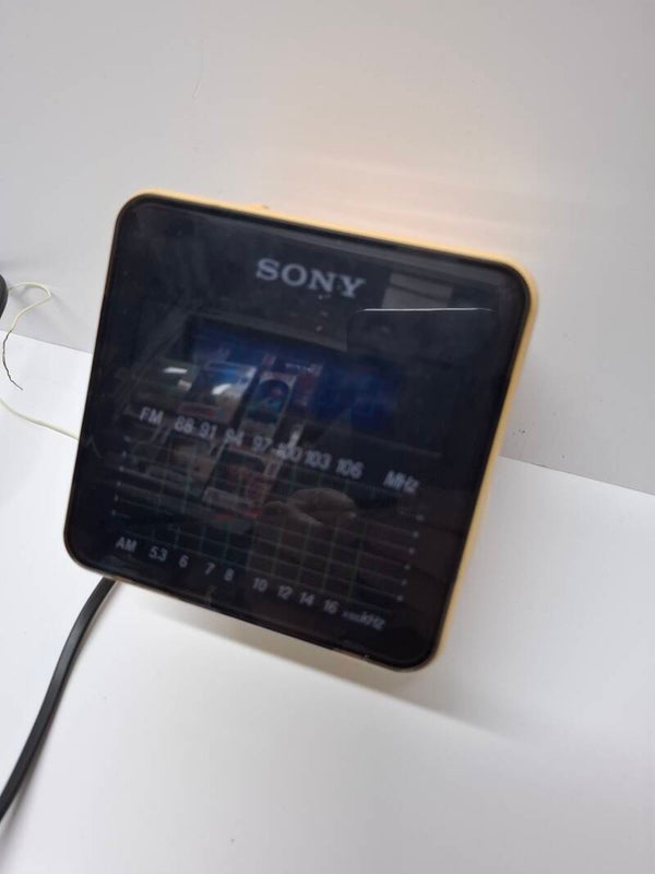 9#2778 vintage wekkeradio Sony Digicube.