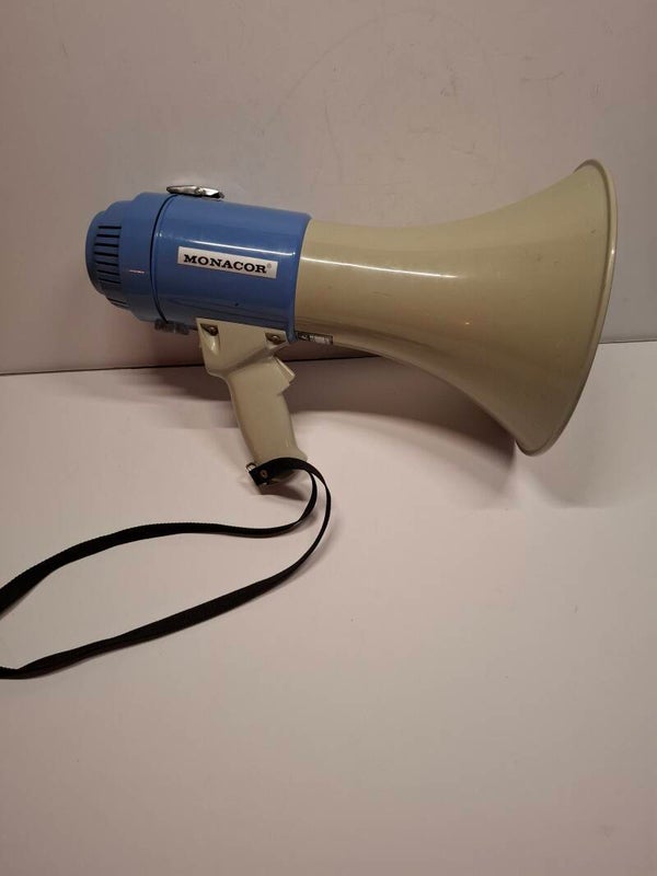 9#3455 Megafoon, Monacor