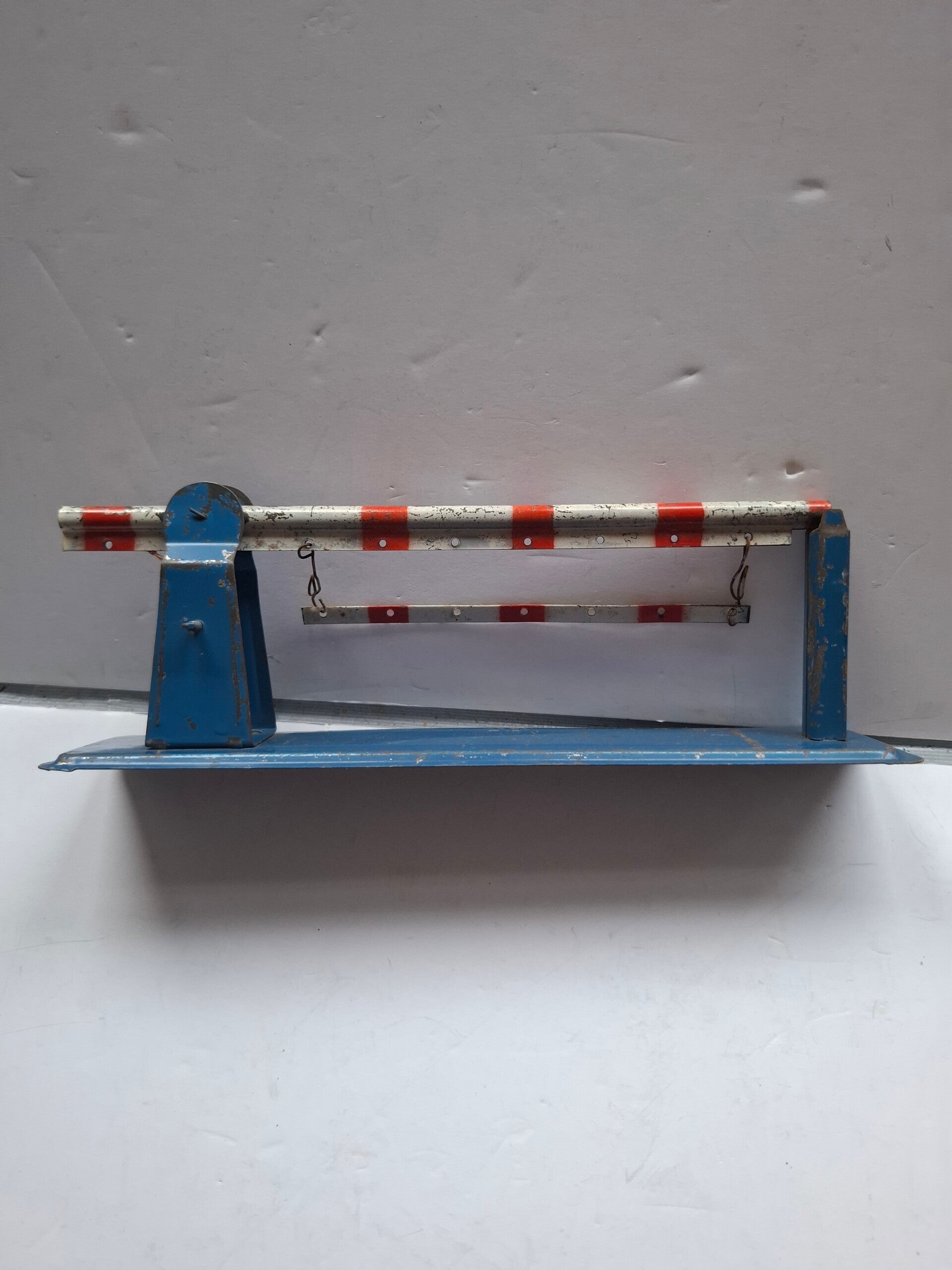 1#3500 Blikken spoorwegovergang met slagboom