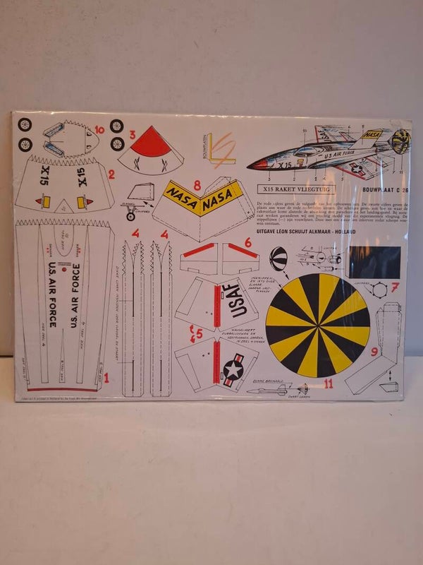7#3792 Bouwplaat X15 raketvliegtuig en de F9F6 Cougar
