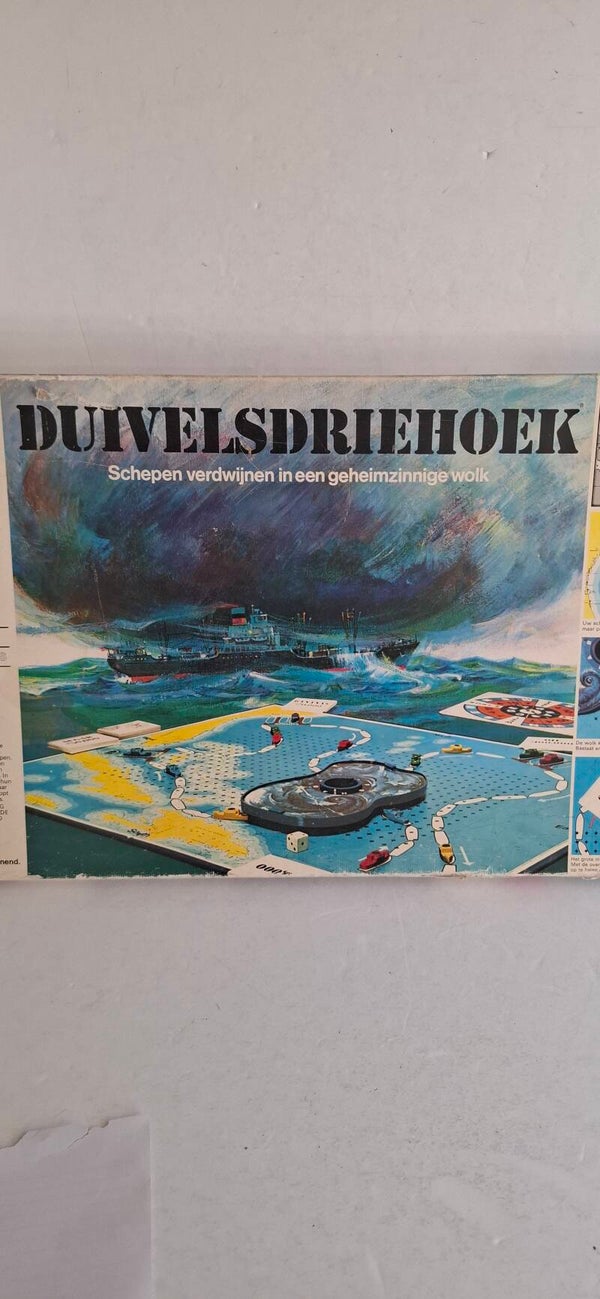 4264  Bordspel Duivelsdriehoek