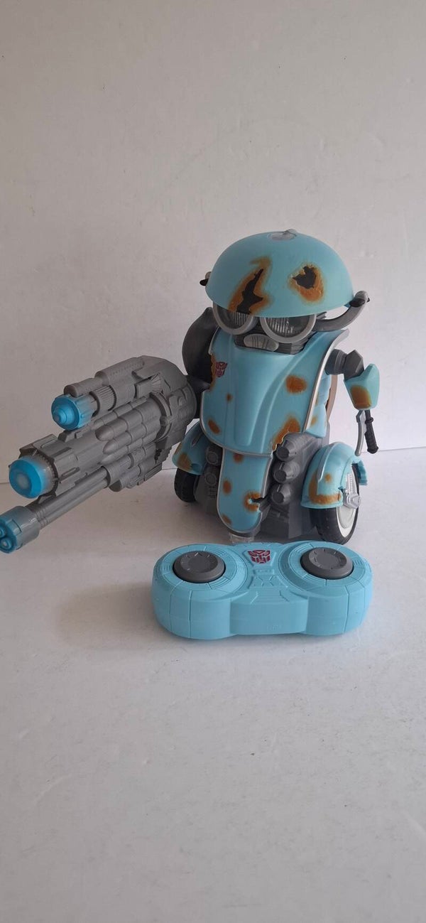 4285 Transformers Sqweeks autobot,