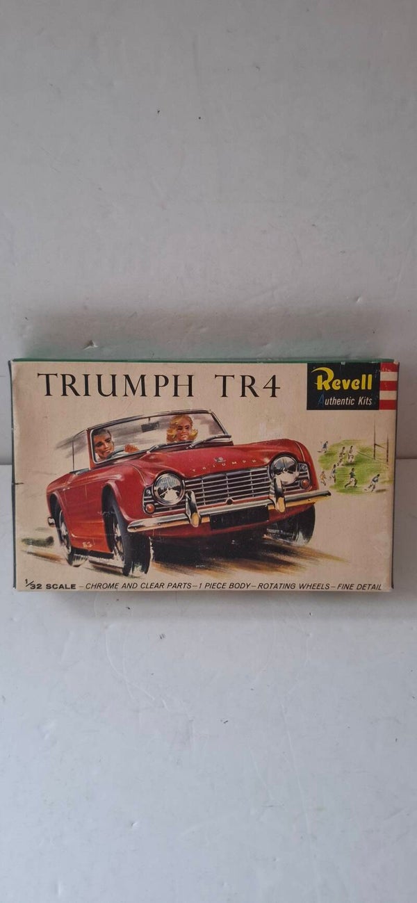 7#4601 bouwdoos Triumph TR4, Revell