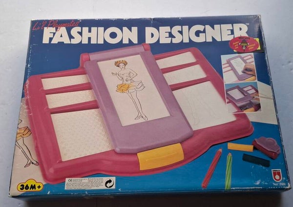 2#4765 Fashion Designer