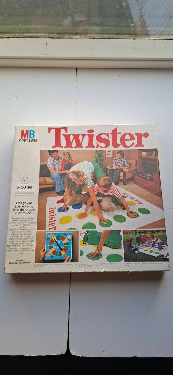 4767 Bordspel Twister MB
