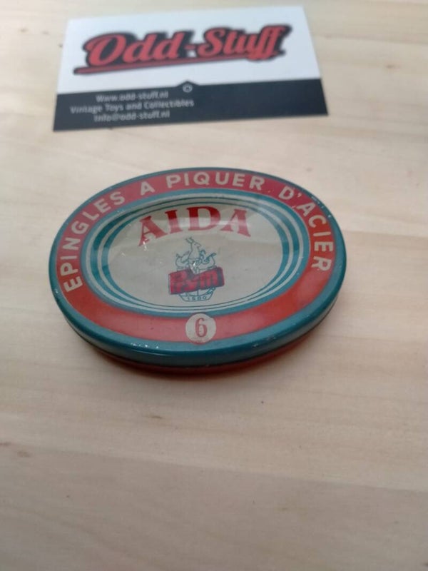 9#1008. Aïda naaldenblikje