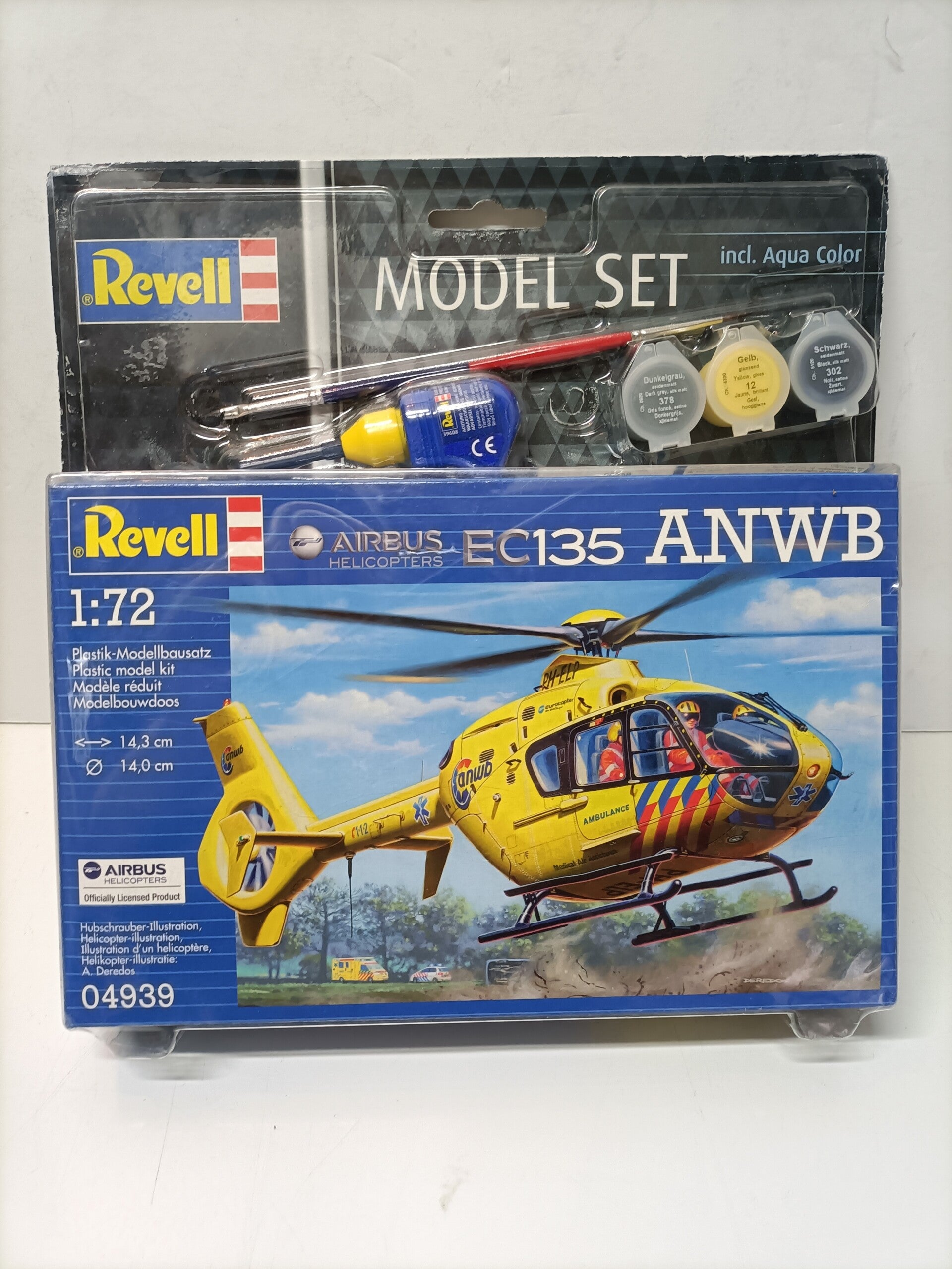 7#2443 modelbouwdoos AIRBUS EC135 HELICOPTERS