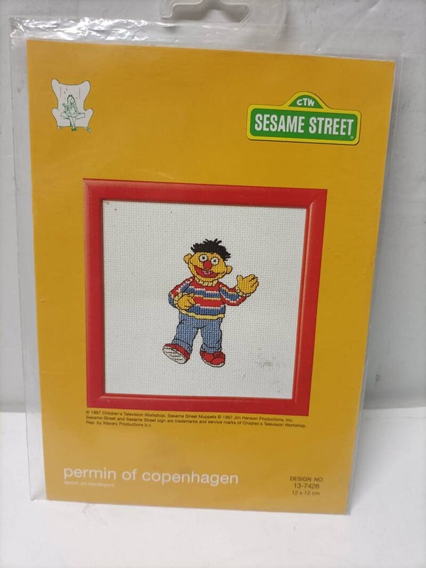 2#2550 borduurset Sesamstraat Ernie