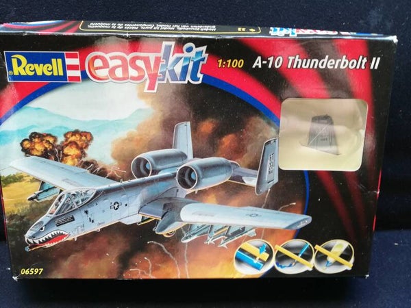 7#1580 Revell easykit Thunderbolt