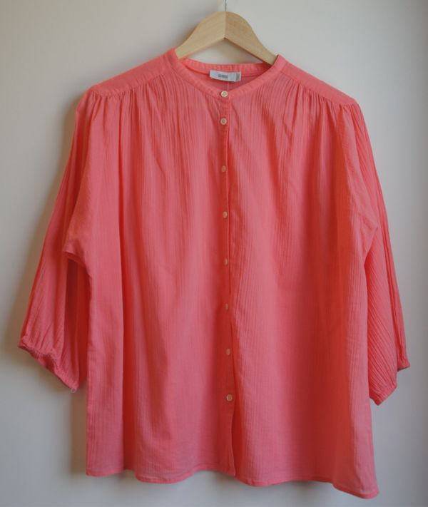 Closed blouse maat m / 635.142