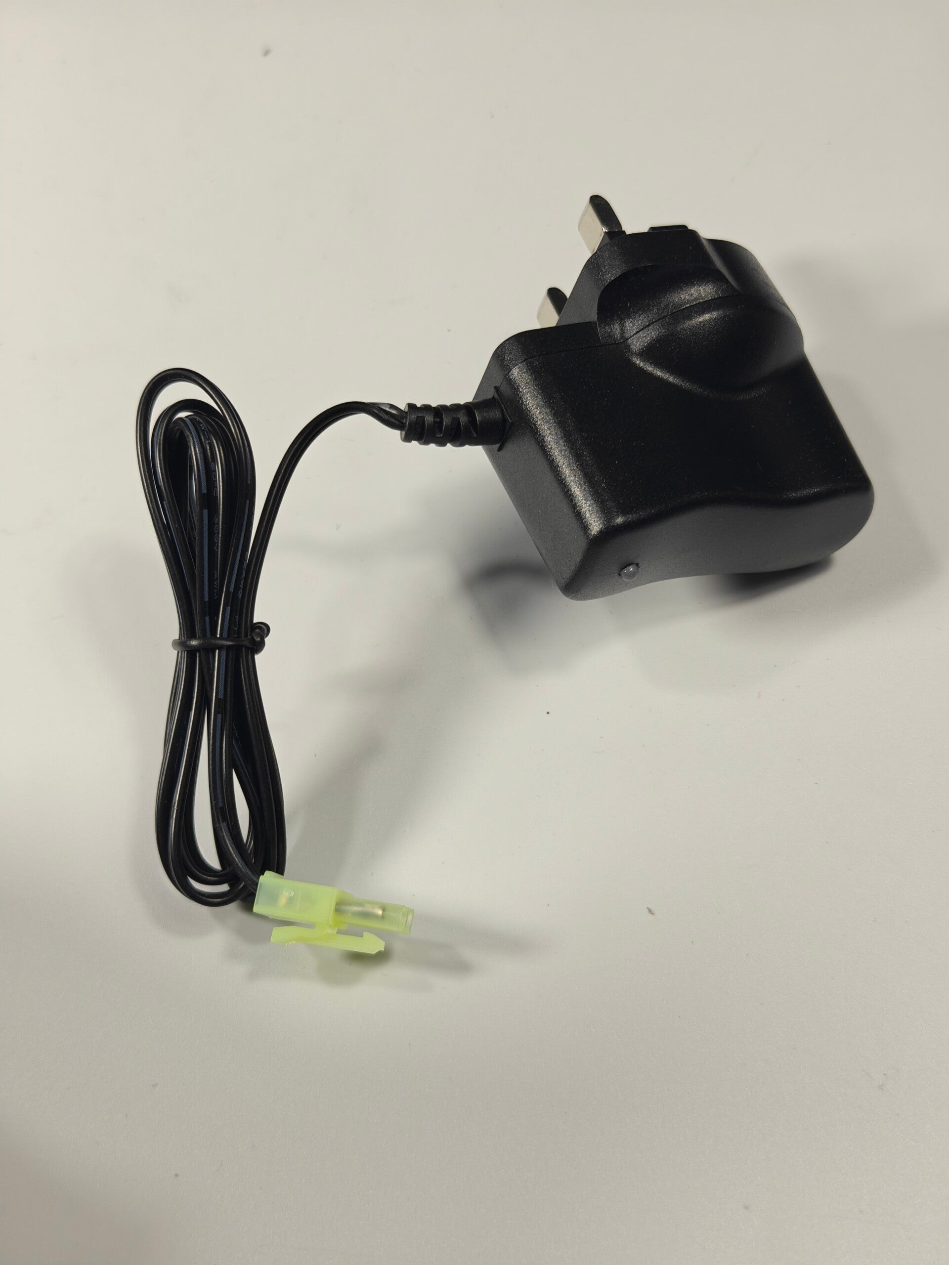 NiMh/NiCd CHARGER