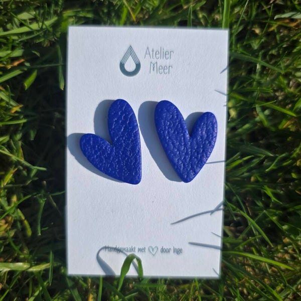 Lova XL studs ~ asymmetrische hartvormige oorstekers