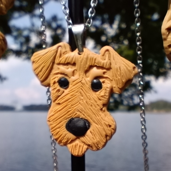 Airedale terrier ~ hanger voor ketting