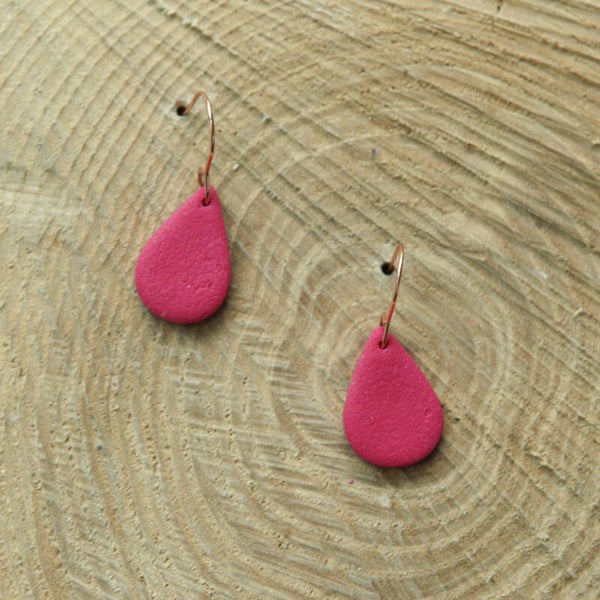 Droppe small oorbellen ~ magenta