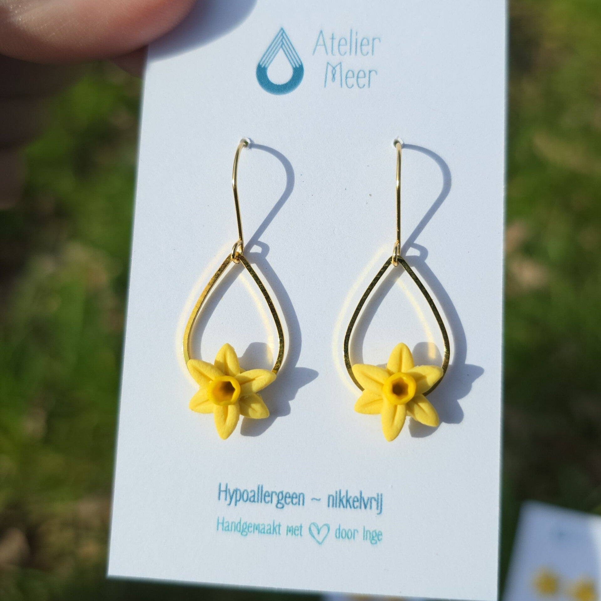 Narcis oorhangers druppel ~ pastelgeel