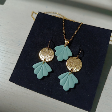 Skall S ketting of setje ~ mint & messing