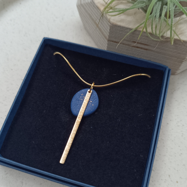 MIA ketting klei met messing staafje ~ elegante snake ketting in stainless steel