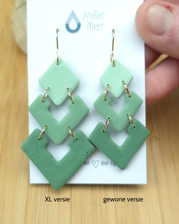 Torget Triple mintgroen ~ lichtgewicht statement oorbellen