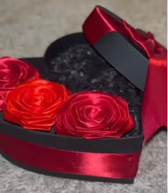 Red Heart Eternal Roses