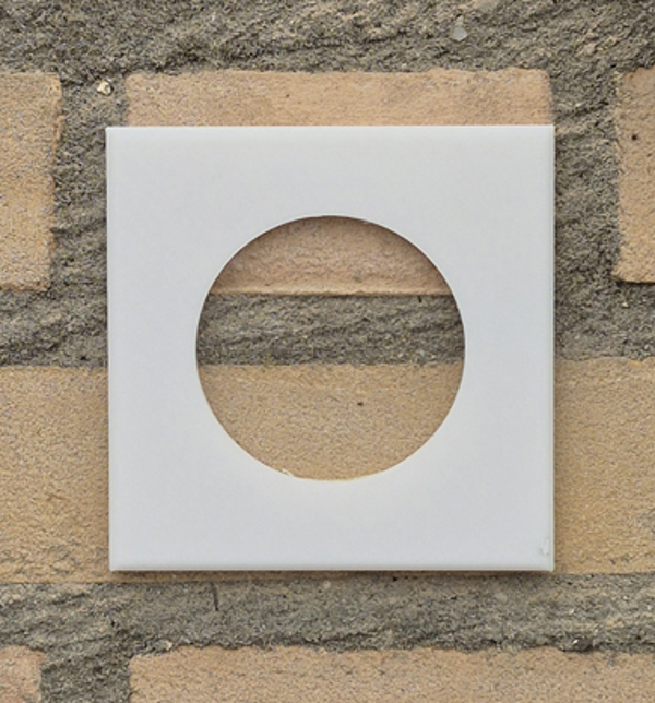 Afdekrozet kunststof vierkant met rond gat - op maat gemaakt