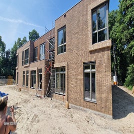 1000038228-standard.jpg