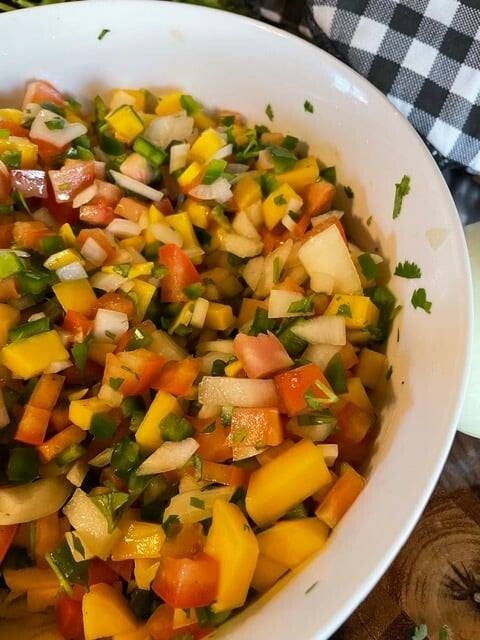 Mango Pico De Gallo / Appetizers & Sides / RECIPES | dontweightup