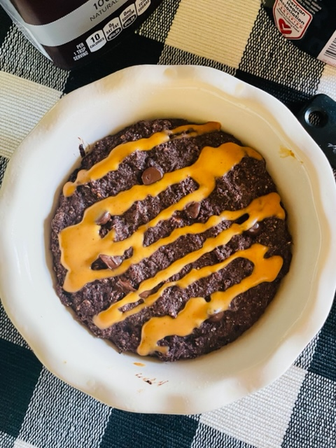 Baked Oat Brownie w/PB Drizzle / Desserts / RECIPES | dontweightup