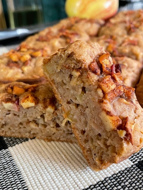 Apple Cinnamon & Pecan Muffins / Bars, Balls, Muffins & Rolls / RECIPES | dontweightup