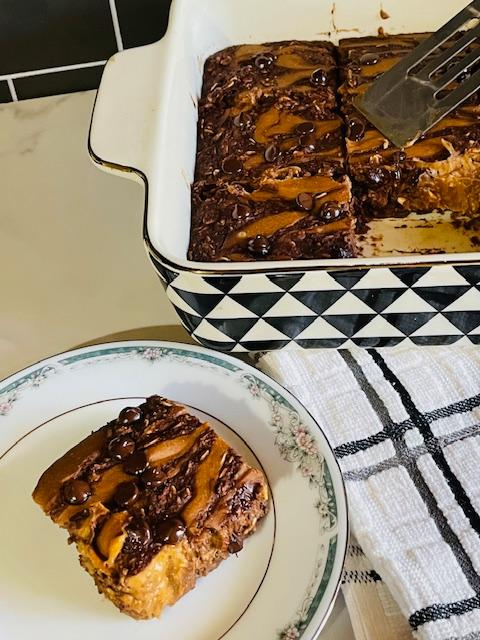 Peanut Butter Swirl Baked Oat Brownies / Desserts / RECIPES | dontweightup