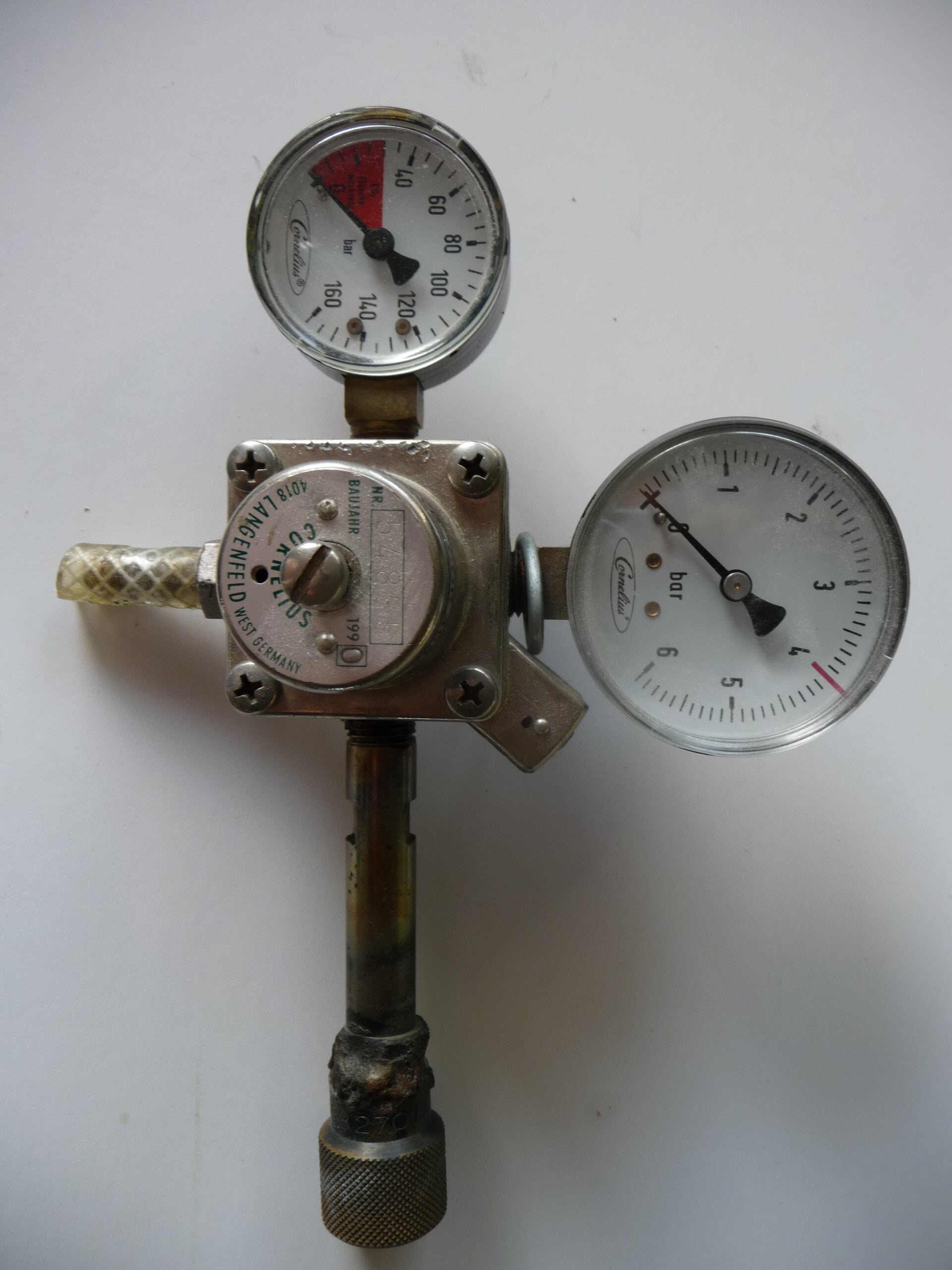 Kolsyreregulator med 2 klockor in o utgående tryck