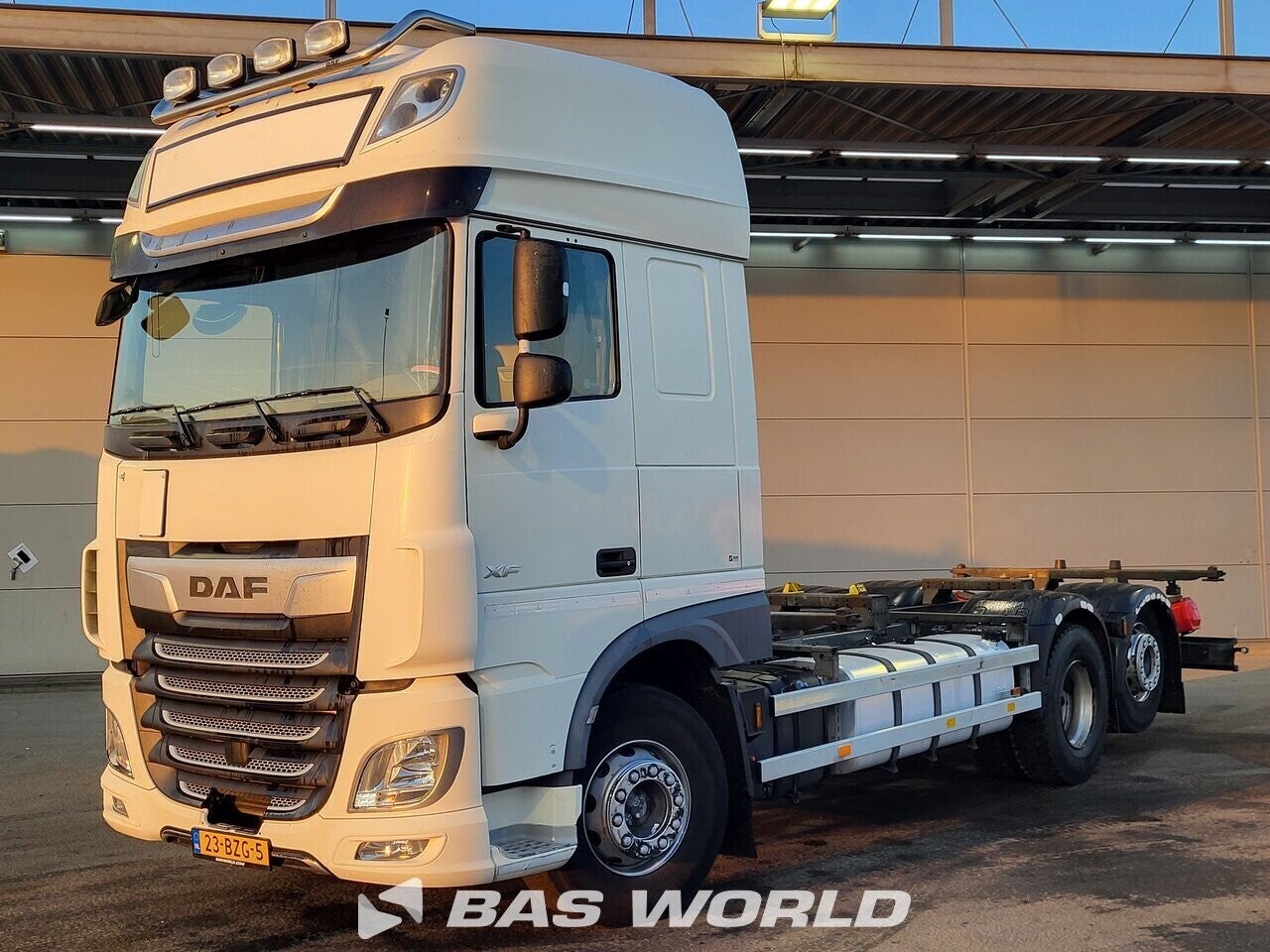 Camions à caisse mobile DAF XF 450 6X2 SDG
