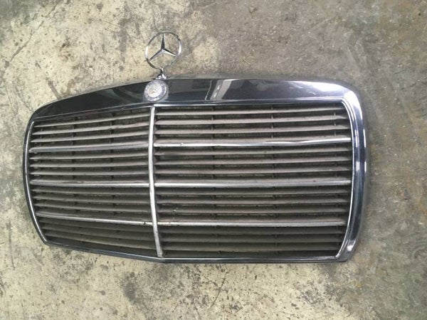 Mercedes w123 grill inclusief ster, zeer netjes