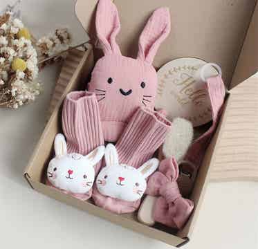 Baby girl gift hampers