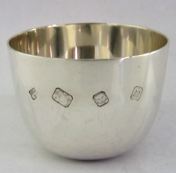 GEORGIAN STYLE STERLING SILVER TUMBLER WHISKY CUP 1968 BARWARE 102g