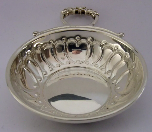 PRETTY ENGLISH STERLING SILVER LOVE HEARTS WINE TASTER LONDON 1997 BARWARE