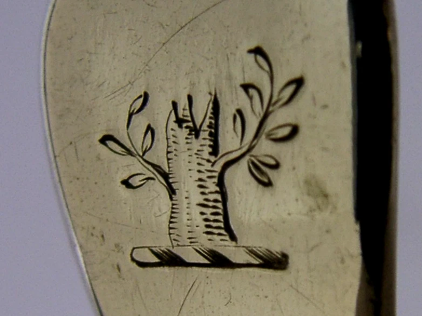 HAMILTON FAMILY CRESTED GEORGIAN STERLING SILVER SUGAR SIFTER SPOON 1805