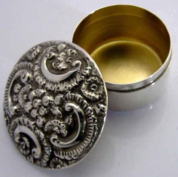 PRETTY ANTIQUE STERLING SILVER BOX 1904 ANTIQUE