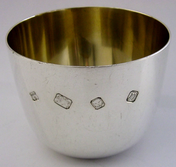 GEORGIAN STYLE 155g STERLING SILVER TUMBLER WHISKY BEAKER CUP 1968 BARWARE