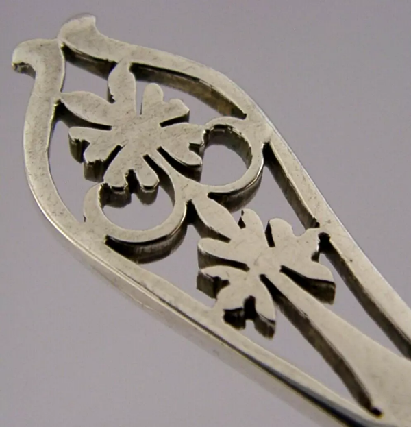 BEAUTIFUL ENGLISH STERLING SILVER JAM PRESERVE SPOON 1933 ANTIQUE 28g